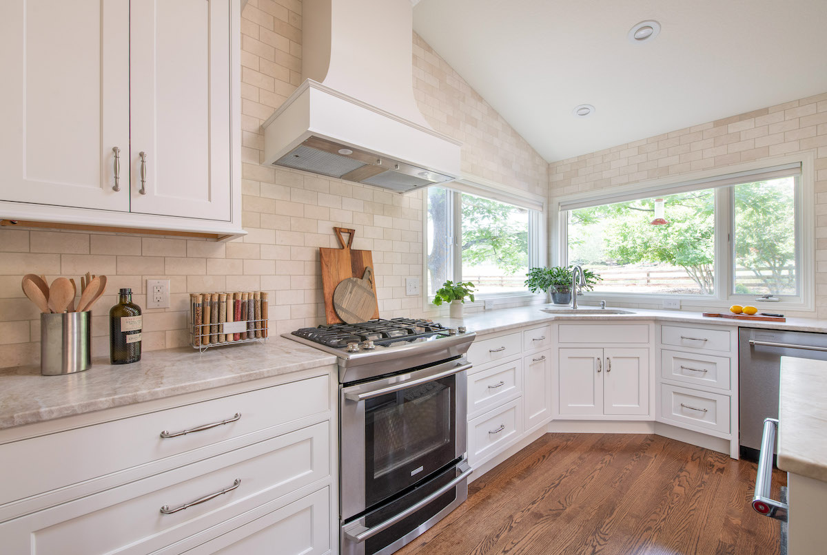 kitchen-interior-design-stone-walls-wood-floors